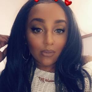 Meet your Posher, Ebony